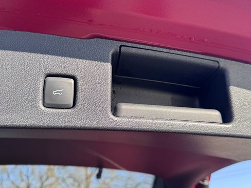 Used 2025 Ford Escape SE w/ PHEV Premium Package image 43