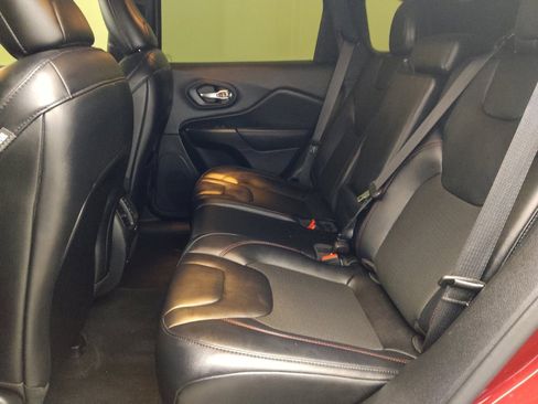 Used 2022 Jeep Cherokee Trailhawk w/ Sun, Sound & Nav Group image 18