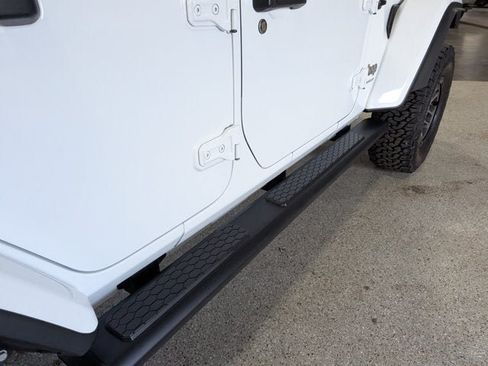 Used 2023 Jeep Wrangler Unlimited Rubicon 392 w/ Xtreme Recon 35" Tire Package AWD/4WD image 10