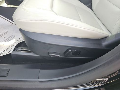 Used 2025 Ford Mustang Mach-E Premium AWD/4WD image 25