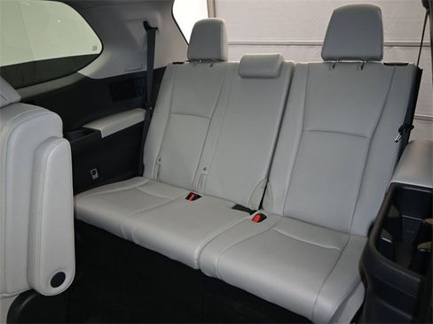 Used 2025 Toyota Grand Highlander FWD image 15