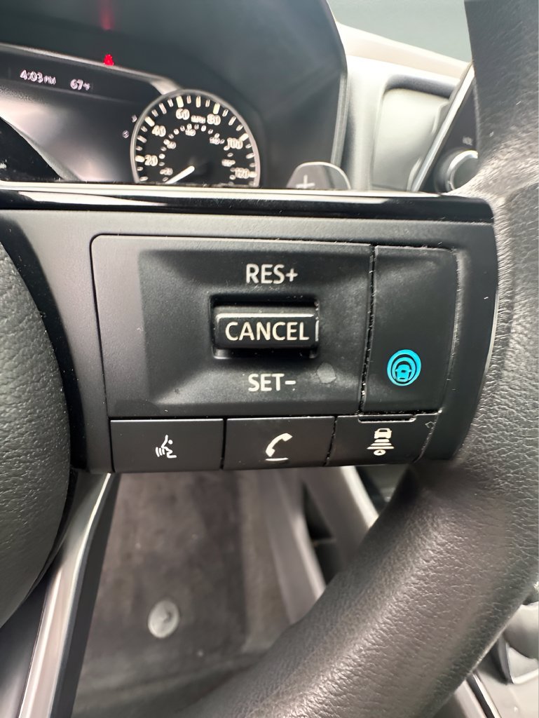 Used 2023 Nissan Rogue SV AWD/4WD image 16