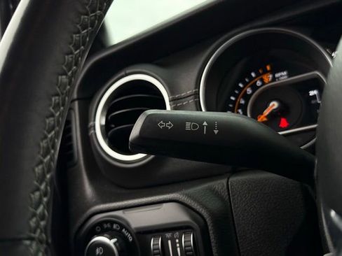 Used 2021 Jeep Gladiator Overland w/ Popular Equipment Package image 13