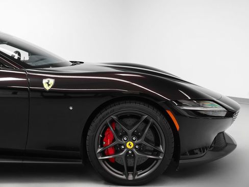 Certified 2025 Ferrari Roma Spider RWD image 10