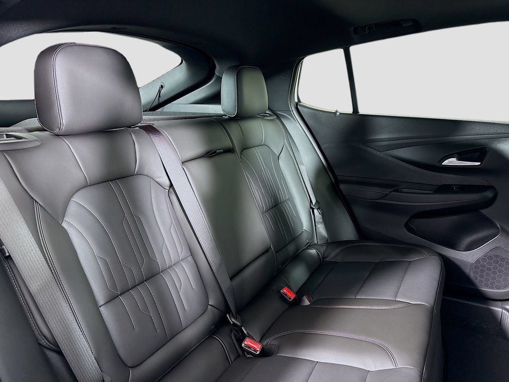 New 2026 Buick Envista Avenir FWD image 26