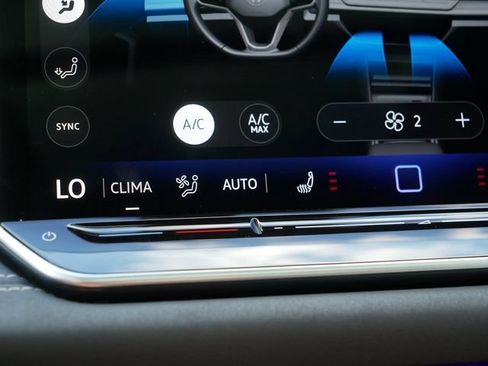 Certified 2026 Volkswagen Tiguan SE R-Line AWD/4WD image 29