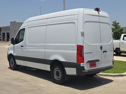 Used 2025 Mercedes-Benz Sprinter 2500 image 6