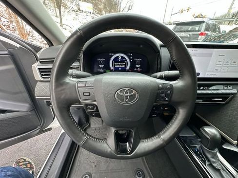 Used 2025 Toyota Camry XLE image 13