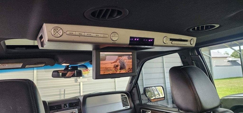 Used 2010 Lincoln Navigator L 4WD image 31