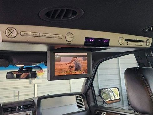 Used 2010 Lincoln Navigator L 4WD image 31