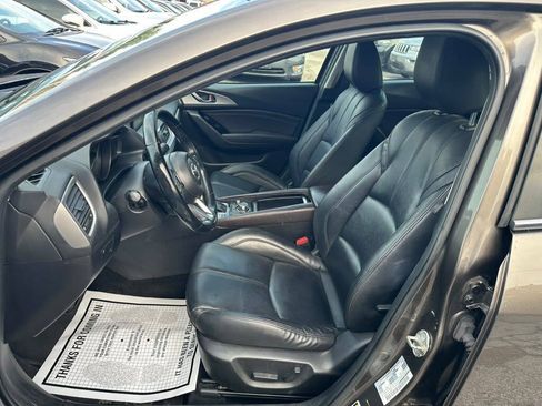 Used 2018 MAZDA MAZDA3 Touring FWD image 10