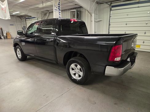 Used 2022 RAM 1500 Classic SLT RWD image 4