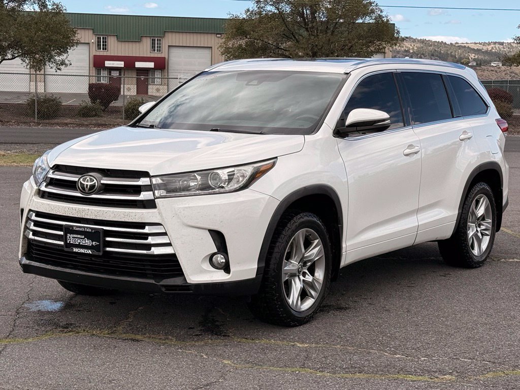 Used 2017 Toyota Highlander Limited AWD/4WD image 7