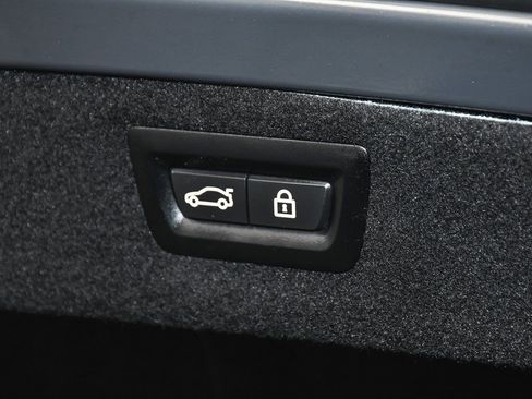 Used 2022 BMW 840i xDrive Convertible w/ Driving Assistance Package image 79