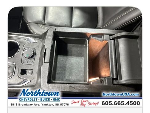 Used 2023 Chevrolet Traverse LT image 26