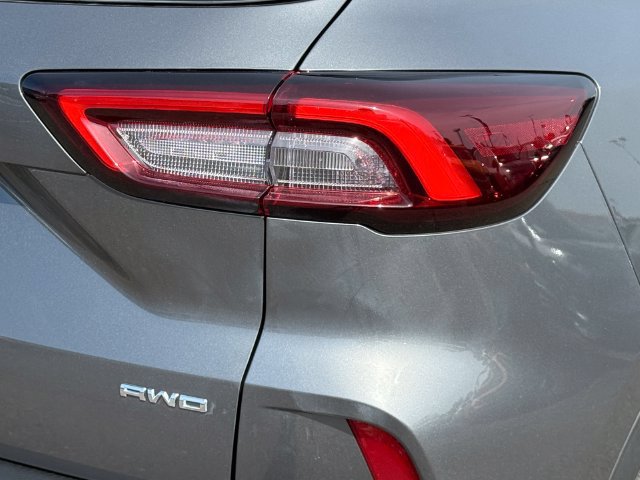 Certified 2023 Ford Escape Active AWD/4WD image 30