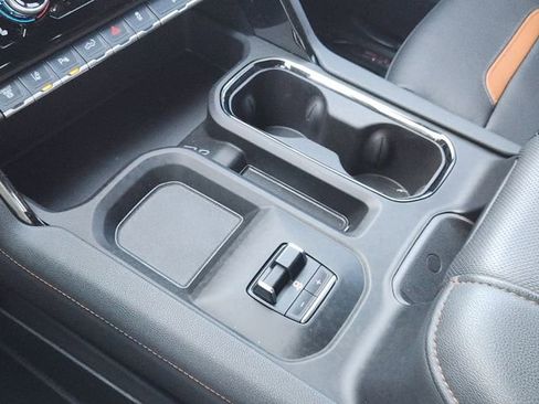 Used 2025 GMC Sierra 2500 AT4 w/ AT4 Premium Plus Package image 18