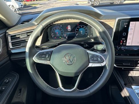 New 2026 Volkswagen Atlas SEL image 11