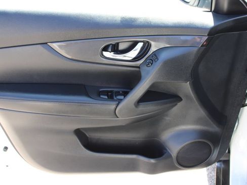 Used 2019 Nissan Rogue SV FWD image 29