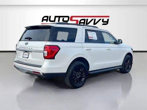 Used 2024 Ford Expedition XLT image 7