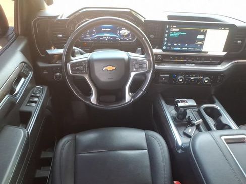Used 2022 Chevrolet Silverado 1500 LTZ AWD/4WD image 10
