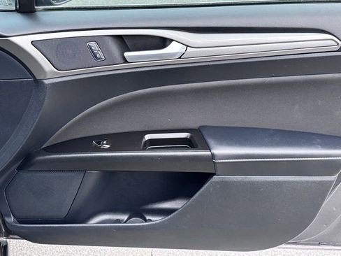 Used 2017 Ford Fusion SE image 14