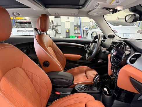 Certified 2024 MINI Cooper SE FWD image 25