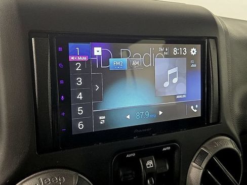 Used 2018 Jeep Wrangler Unlimited Sport S AWD/4WD image 17