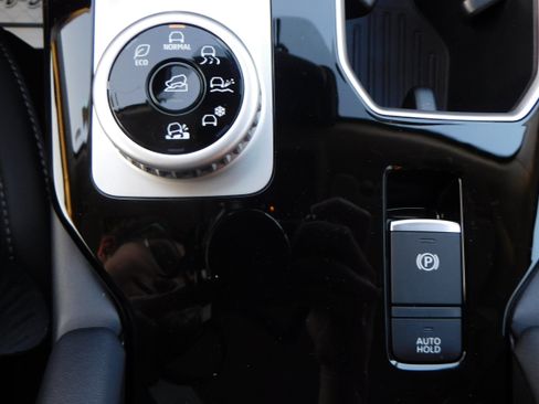 New 2025 Mitsubishi Outlander SE image 22