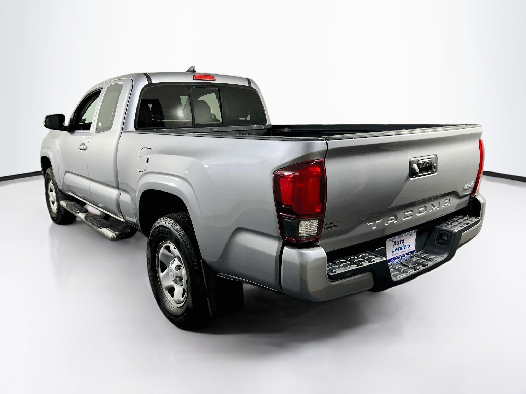 Used 2018 Toyota Tacoma SR w/ SR Convenience Package AWD/4WD image 7