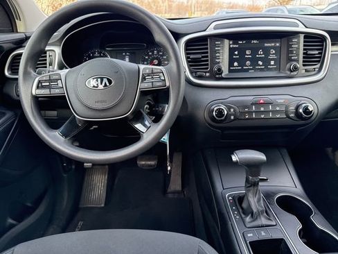 Used 2019 Kia Sorento LX image 20