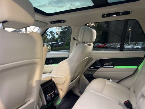 Used 2023 Land Rover Range Rover SE image 61