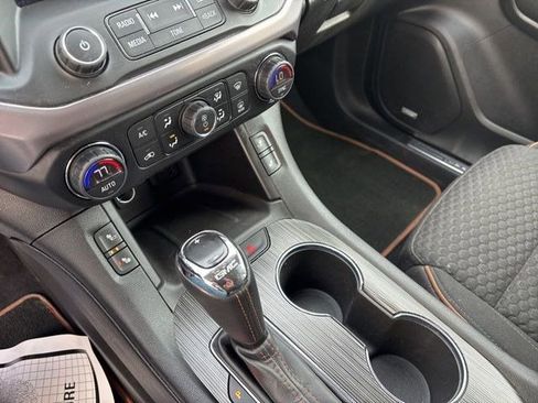 Used 2019 GMC Acadia SLE image 27