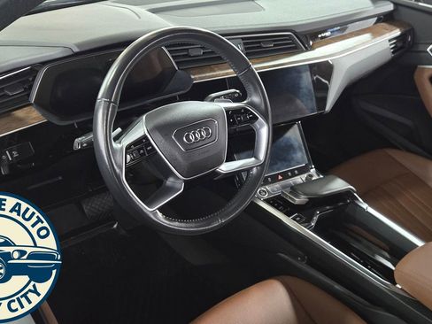 Used 2021 Audi e-tron Premium Plus w/ Premium Plus Package AWD/4WD image 11