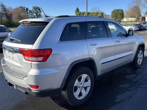 Used 2011 Jeep Grand Cherokee Laredo image 5
