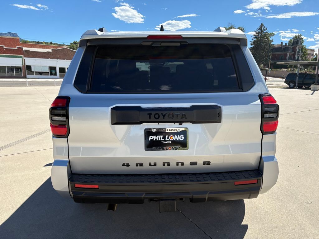 Used 2026 Toyota 4Runner SR5 AWD/4WD image 5