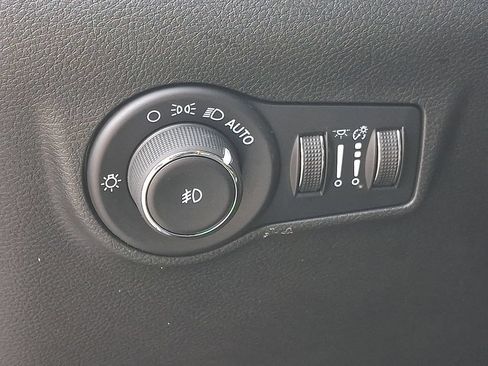 Certified 2024 Jeep Compass Latitude AWD/4WD image 24