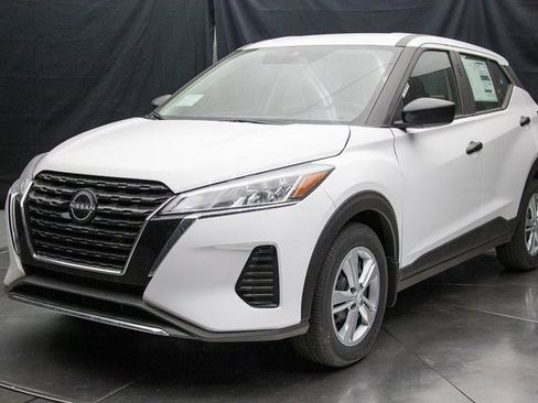 New 2025 Nissan Kicks Play S image 6