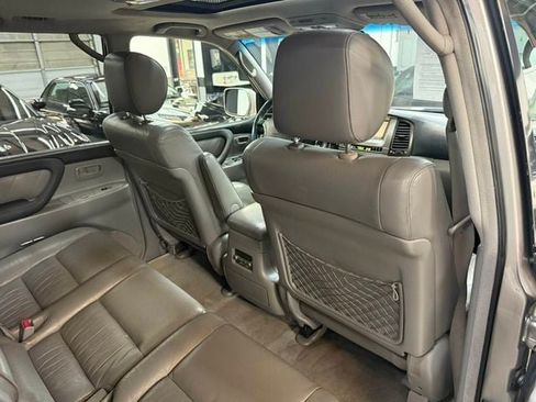 Used 2006 Toyota Land Cruiser AWD/4WD image 28