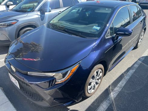 Certified 2022 Toyota Corolla LE FWD image 1