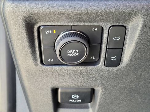 Used 2025 Ford Expedition Max Active AWD/4WD image 30