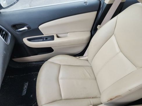 Used 2014 Chrysler 200 Limited FWD image 14