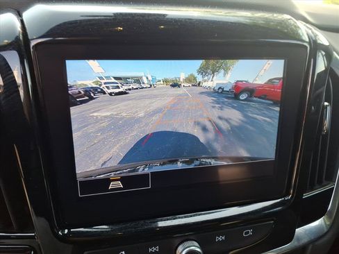 Used 2023 Chevrolet Traverse LT AWD/4WD image 10