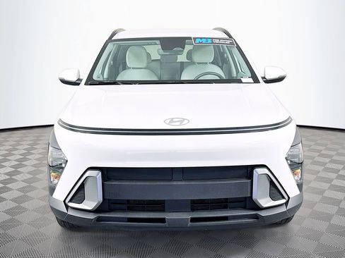 Used 2025 Hyundai Kona SEL image 2