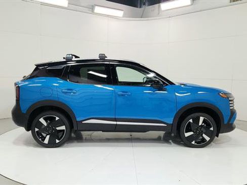 New 2025 Nissan Kicks SR image 9