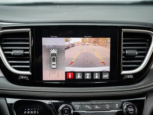 Used 2022 Chrysler Pacifica Touring-L w/ Uconnect Theater Family Group image 34