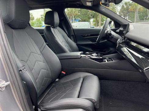 Used 2025 BMW 530i RWD image 33