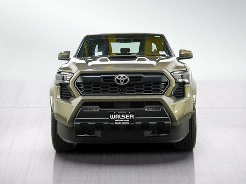 Used 2025 Toyota Tacoma TRD Sport AWD/4WD image 8