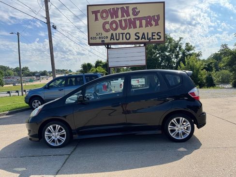 Used 2011 Honda Fit Sport image 4