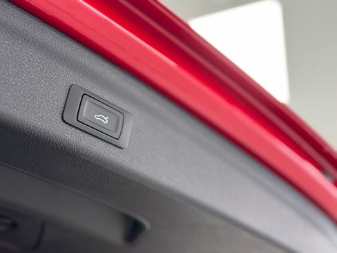 Used 2025 Audi Q3 2.0T Premium image 33